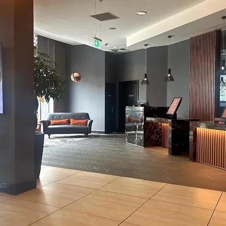 Clayton Hotel Cardiff-2