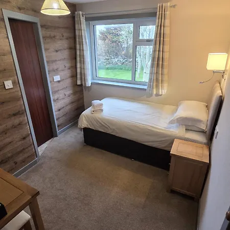 Sanderlay Guest House-3