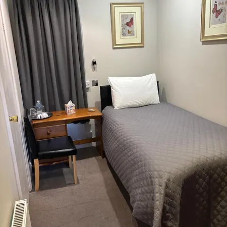 South Park Guest House-3