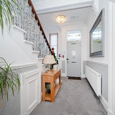 Granite City Guest House-3
