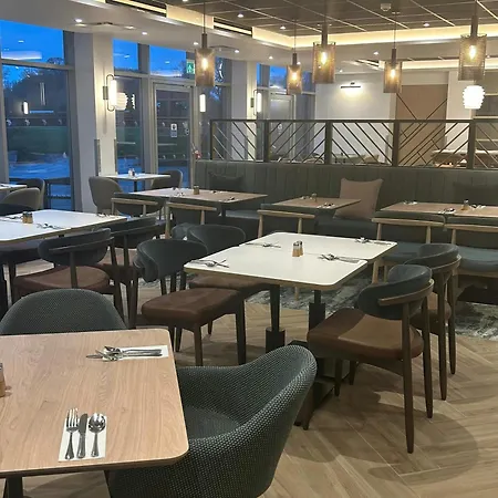 Holiday Inn London Luton North-3