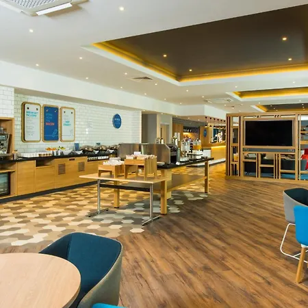 Holiday Inn Express - Bicester By Ihg-2
