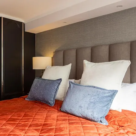 Mayfair House-2