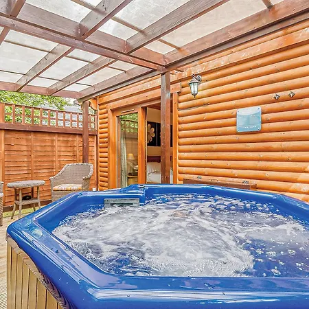 Tilford Woods Lodge Retreat-2