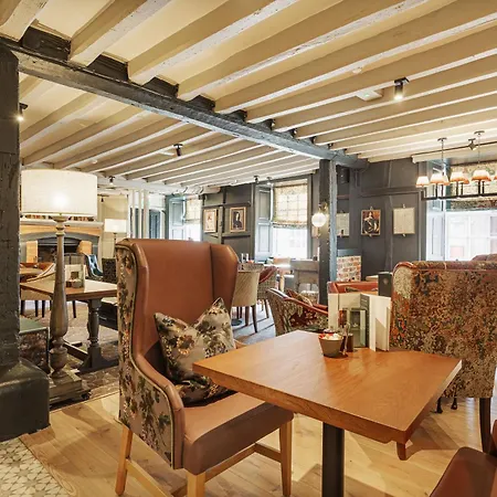 The George Hotel, Amesbury, Wiltshire - The Coaching Inn Group-3