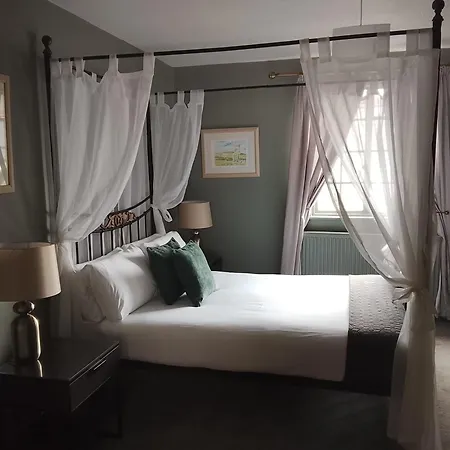 Smugglers Hotel-2