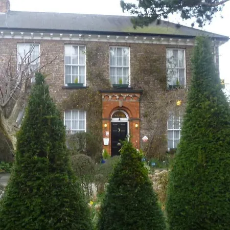 Holly Lodge-3