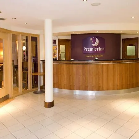 Premier Inn Nottingham Arena - London Road-3