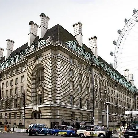 Premier Inn London County Hall-2