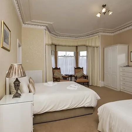 Glengarry Guest House-2