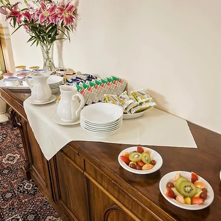 Glengarry Guest House-3