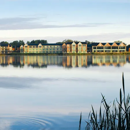De Vere Cotswold Water Park Apartments-2
