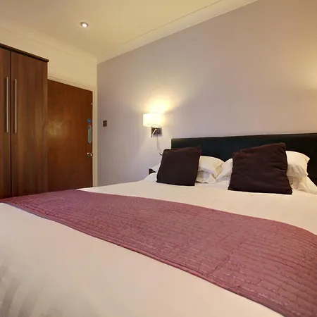 Farnham Hotel-3
