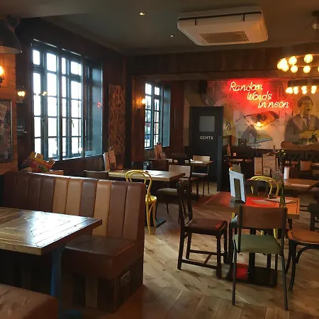 Queen Street Tap-3
