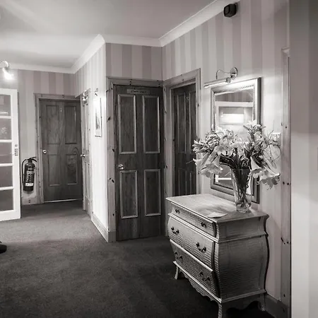 Elder York Guest House-3