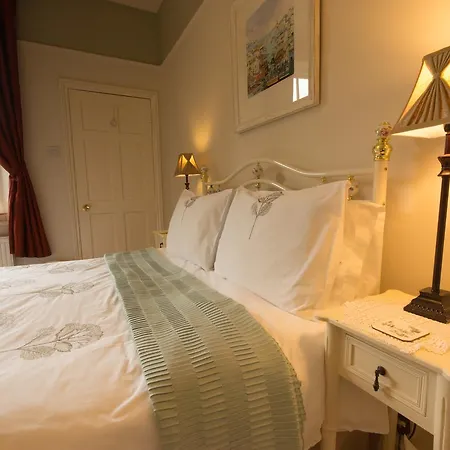 Alpine Lodge Guest House-3