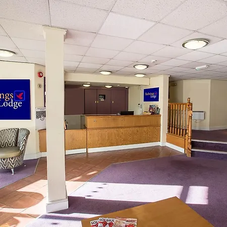 Redwings Lodge Solihull-3