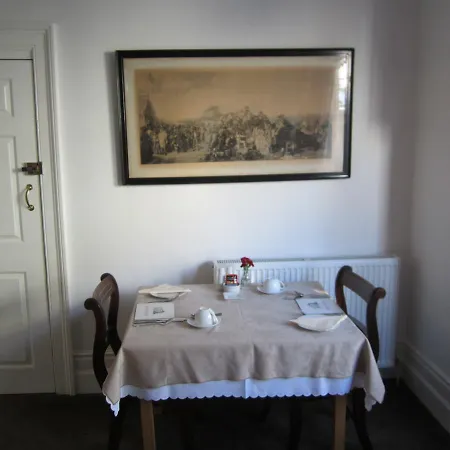 Boyne House Guest House-3