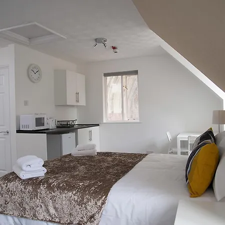 Tlk Apartments And Hotel - Orpington-3