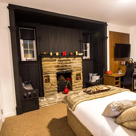 Trivelles Gatwick Hotel & Airport Parking-2