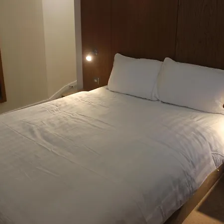 Corona Hotel Rotherham Sheffield Meadowhall-2
