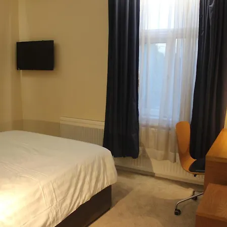 Corona Hotel Rotherham Sheffield Meadowhall-3
