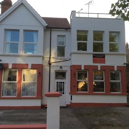 Malvern Lodge Guest House- Close To Beach, Train Station & Southend Airport-3