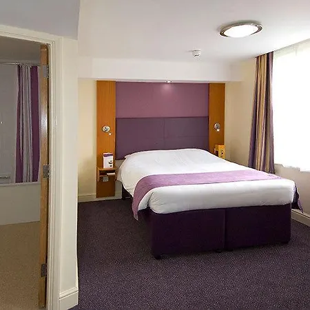 Premier Inn Bournemouth Central-2