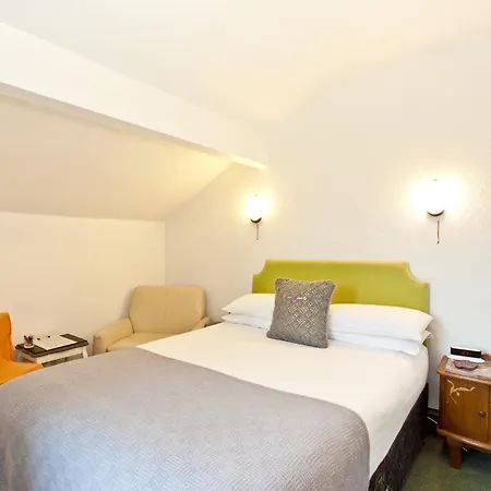 Lyndhurst Guest House-3