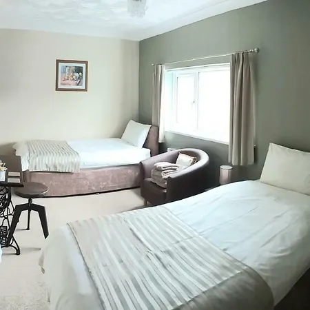 Acorn Lodge Guest House-2