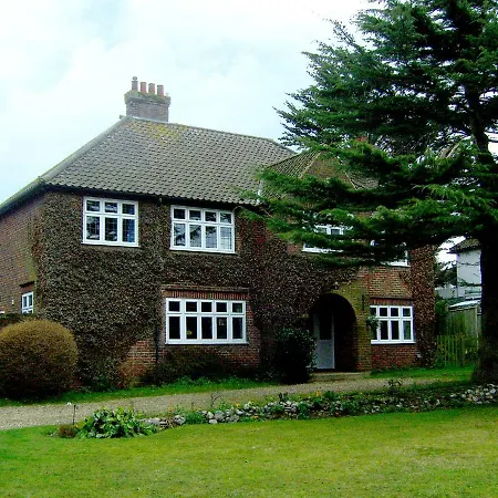 Picaroons - Friendly Bed & Breakfast Quiet With Ample Off-Street Parking-3