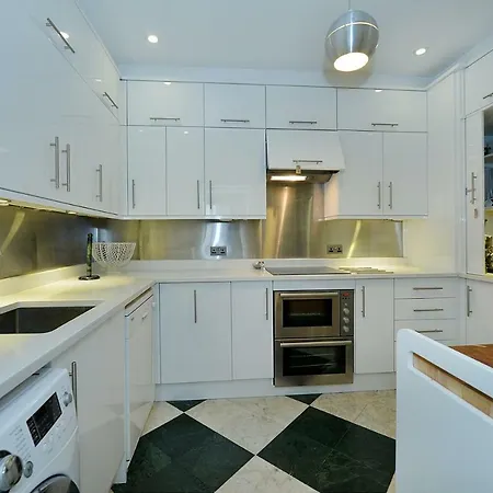 Ennismore Mews-2