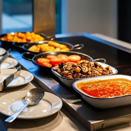 Staycity Aparthotels London Heathrow-2