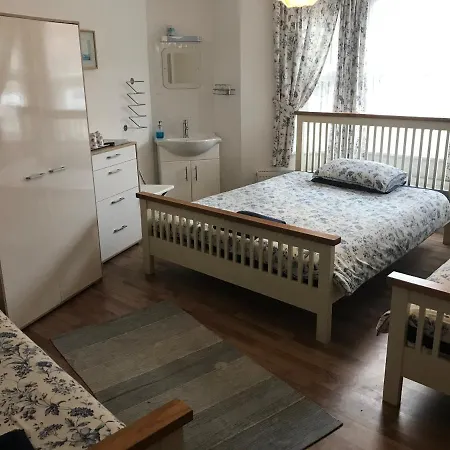 Abbey Lodge Guest House-3
