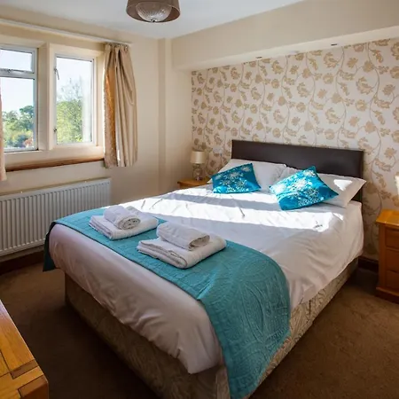 The Beacon & Railway Hotel-2