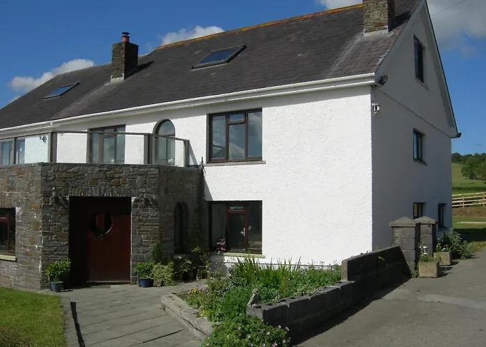 Alltyfyrddin Farm Guest House At The Merlin'S Hill Centre Carmarthen