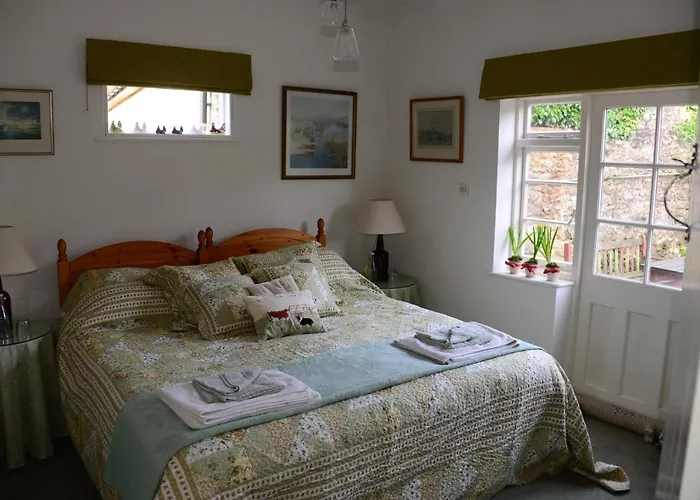 Middle Farm Cottage