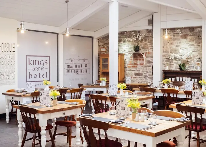 The Kings Arms Hotel Abergavenny