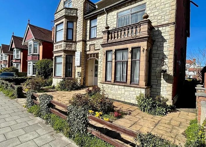 Lyndene Holiday Apartments