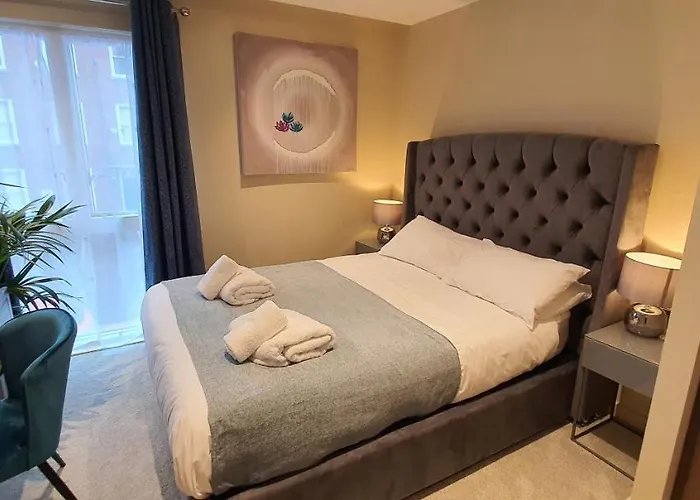 Luxury One Bedroom Apartment Within The City Walls
