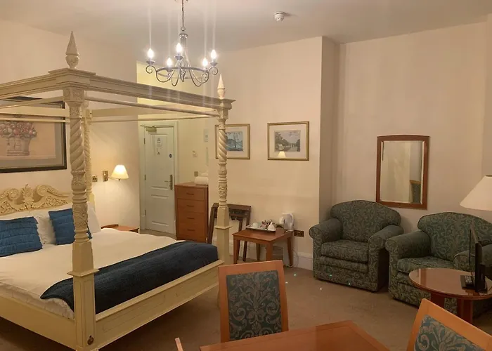 The Waterloo Hotel & Bistro