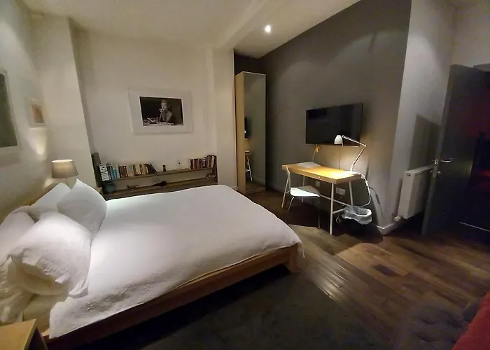 Great Room In Cool House