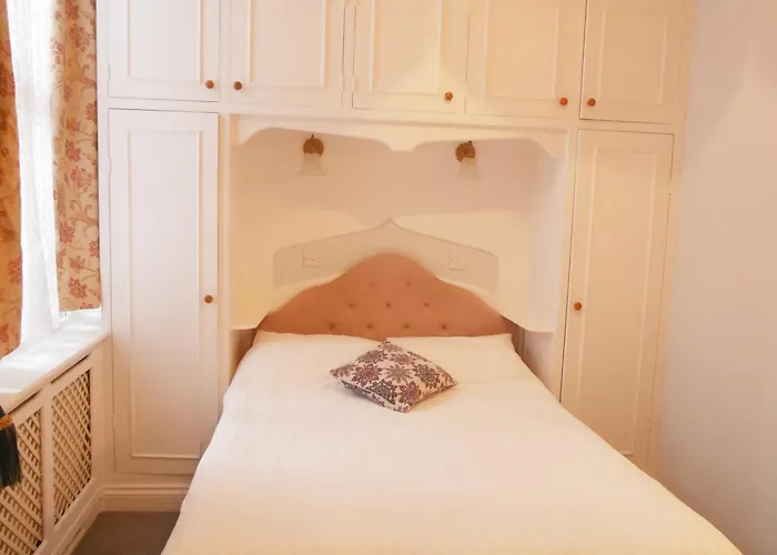 Maranton House Hotel