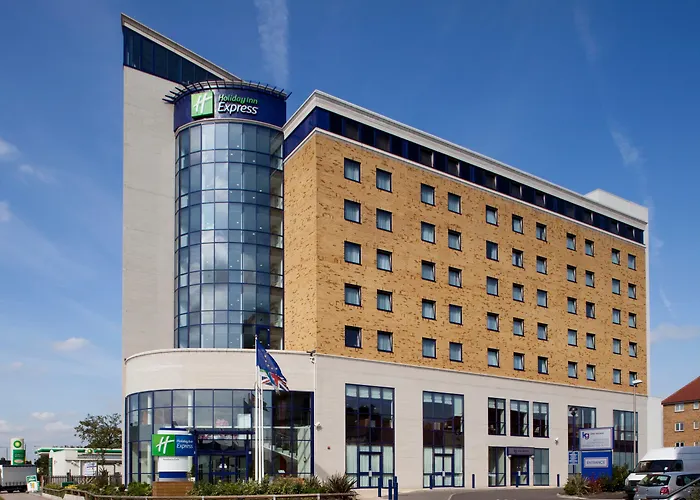 Holiday Inn Express London - Newbury Park, An Ihg Hotel