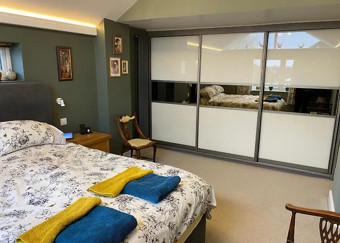 Silverstone Bed And Breakfast