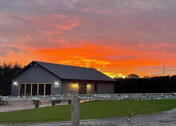 Fairview Farm Holiday Retreat: Luxury Lodges in Nottinghamshire Countryside