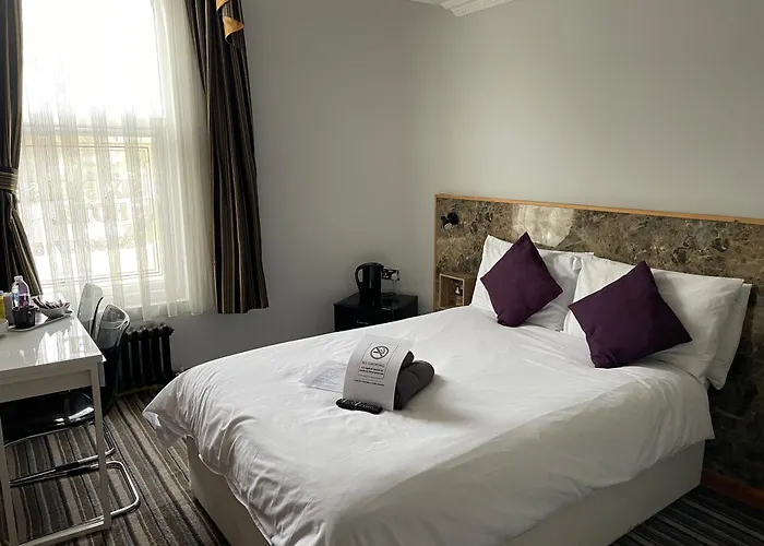 The Six Bells Hotel Enfield