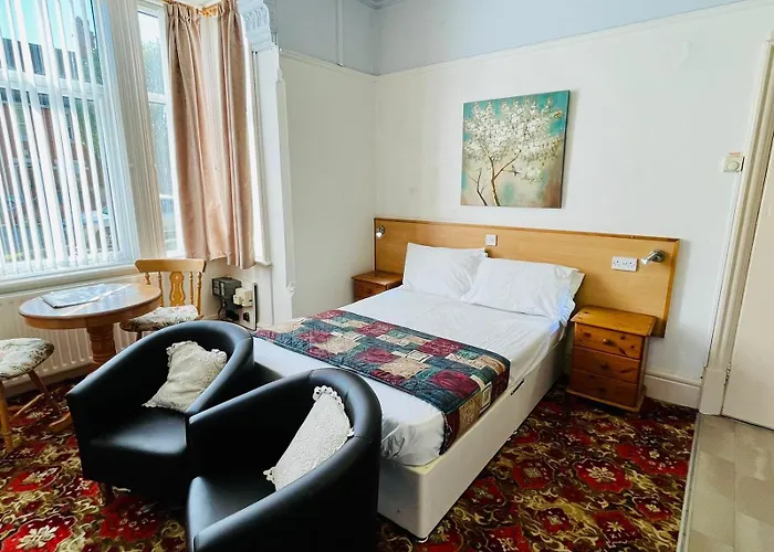 Lyndene Holiday Apartments