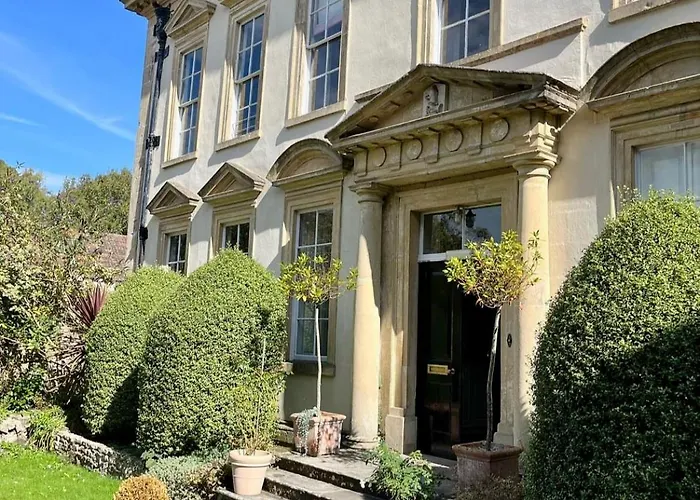 Bowlish House