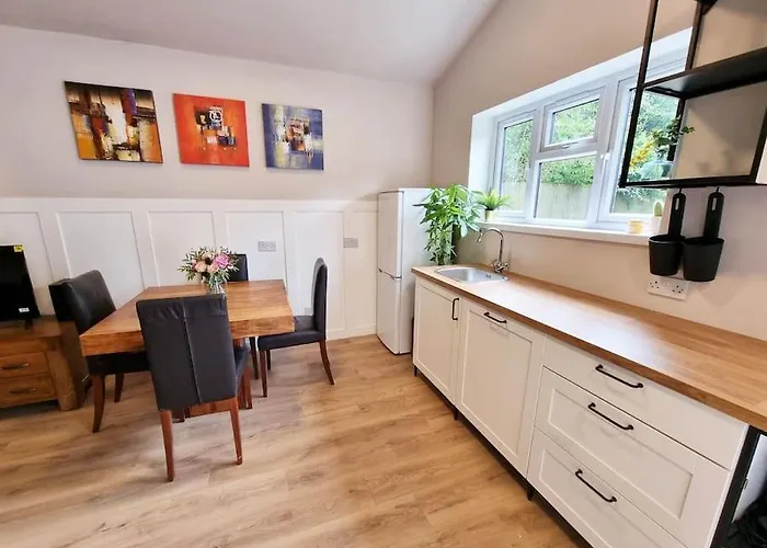 Charming Detached Cottage Near John Radcliffe Hospital Free Parking Self Check-In